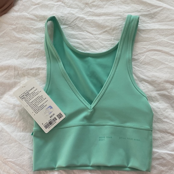 Lululemon Workout too new with tags! - Picture 2 of 2